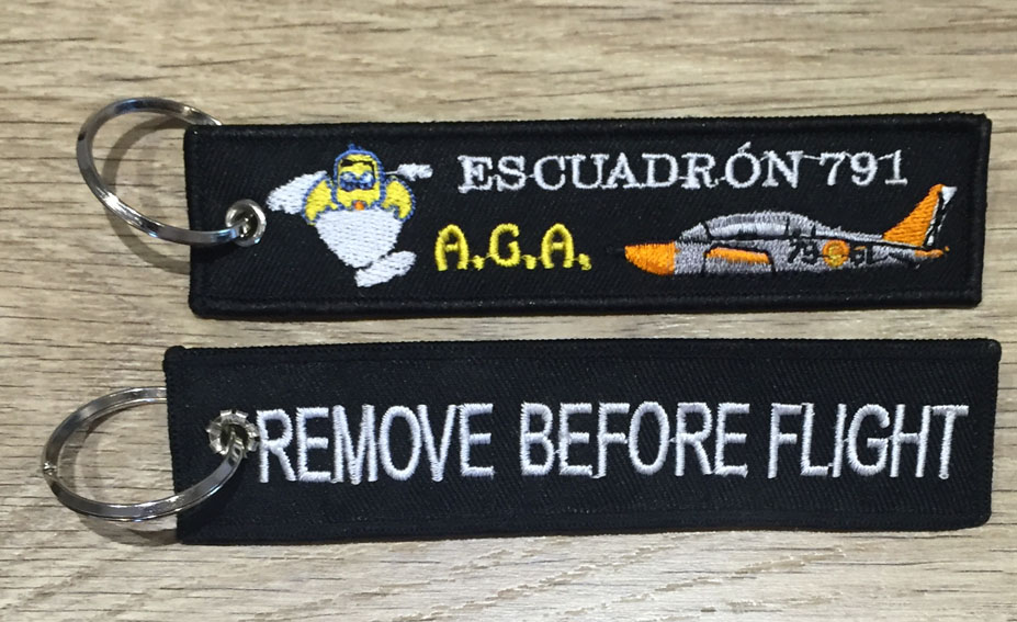 Llavero Remove Before Flight "Escuadrón 791 Elemental" negro